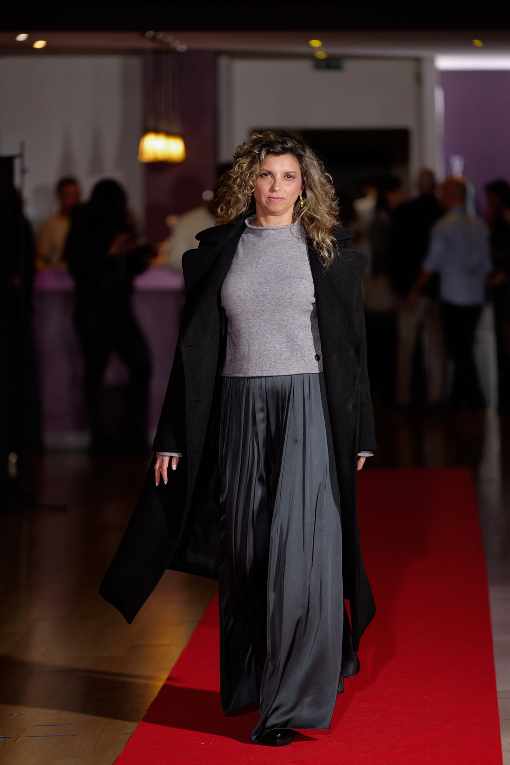 Saia evasé de cetim