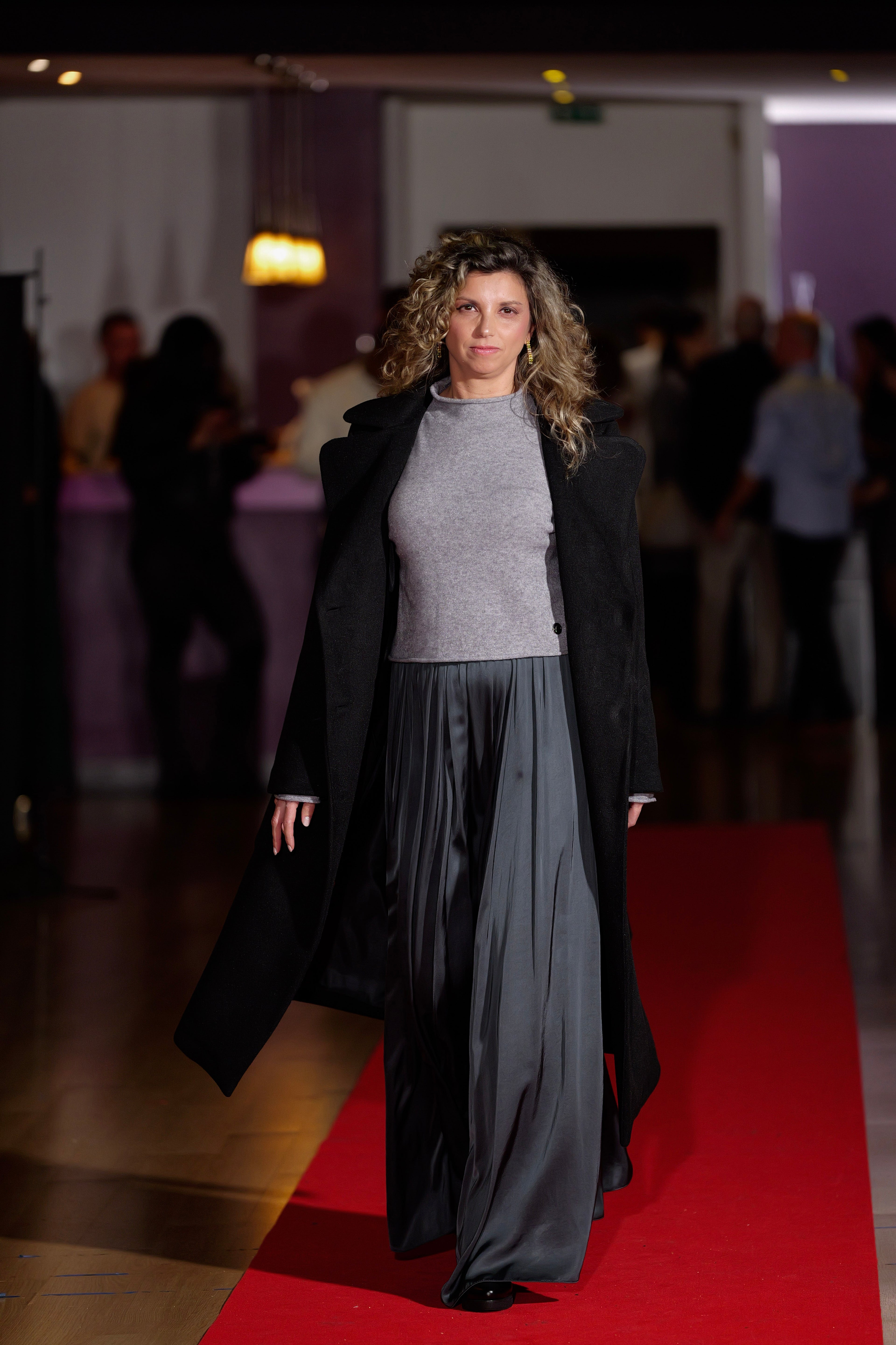 Saia evasé de cetim