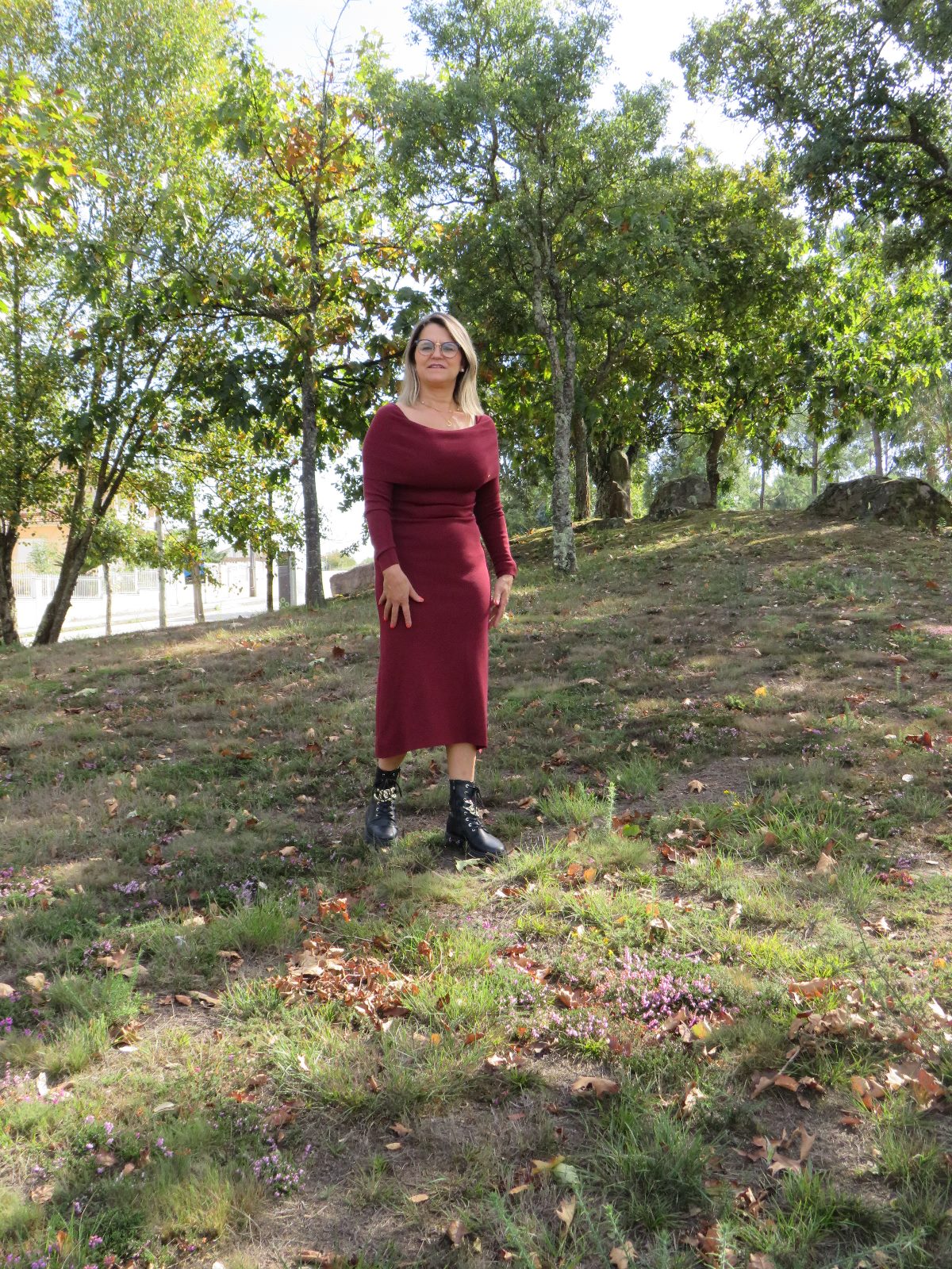 Vestido de malha com gola caida