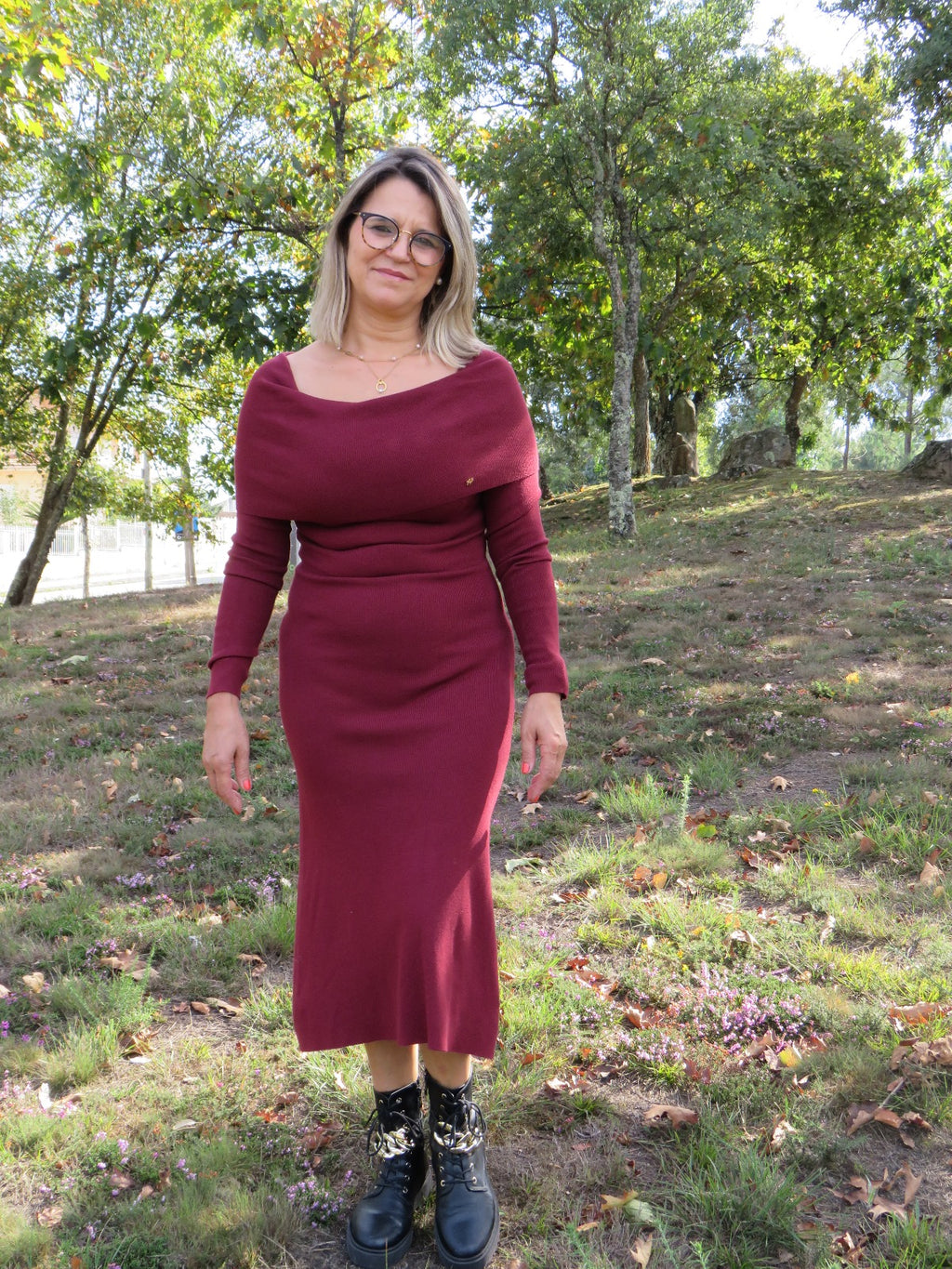 Vestido de malha com gola caida